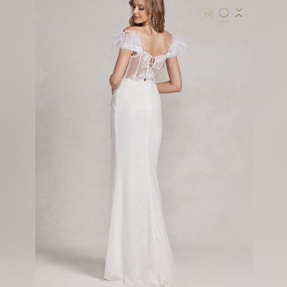 Wedding dress - Picture 7 of 8